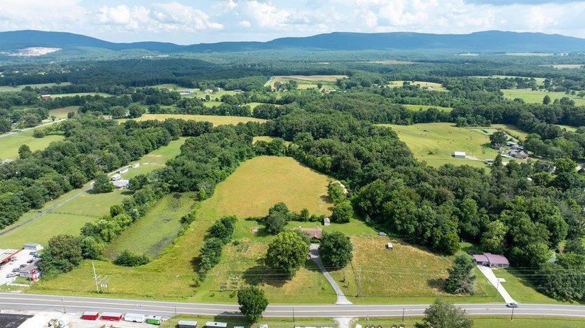16.98 level to gently rolling acres with MCM Ranch, 30'x100' - photo 46