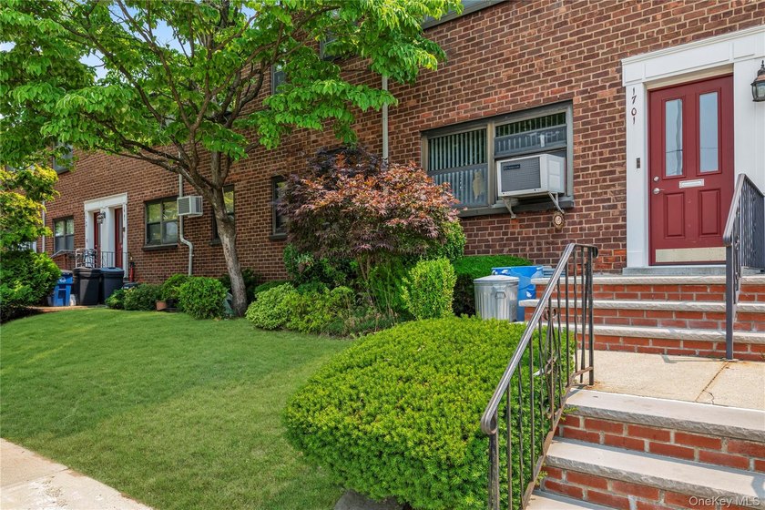 Welcome to Clearview Gardens. Enter into your first-floor, 1 - photo 11