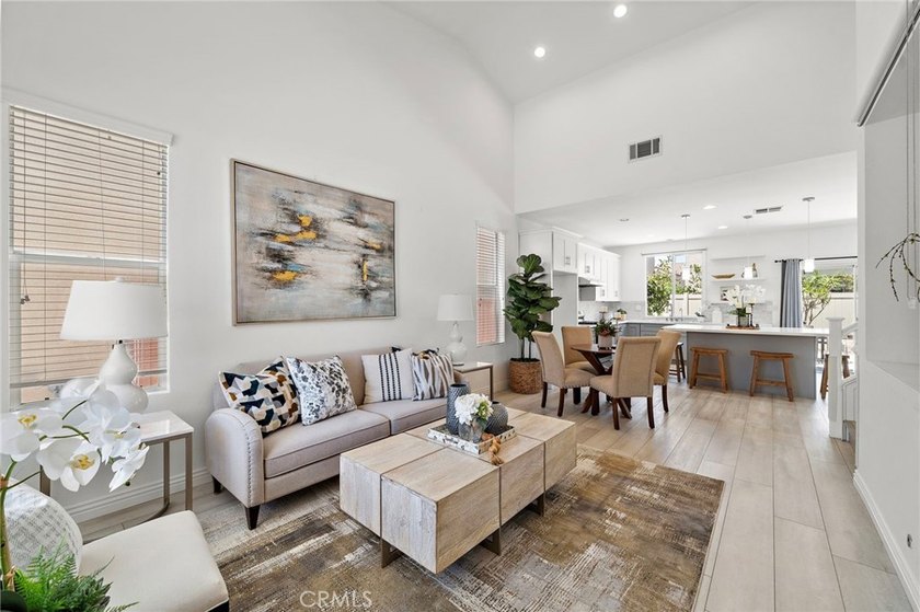 Stunning beautifully upgraded single family detached home in the - photo 5