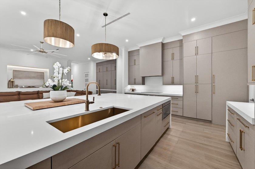 A contemporary, elegantly designed 4,715 sq ft, 4 BR, 5.5 BA - photo 18