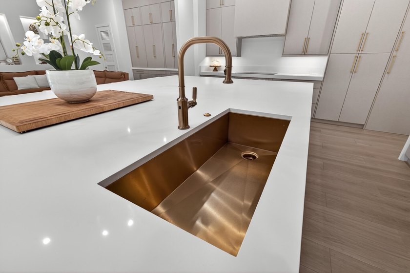 A contemporary, elegantly designed 4,715 sq ft, 4 BR, 5.5 BA - photo 19