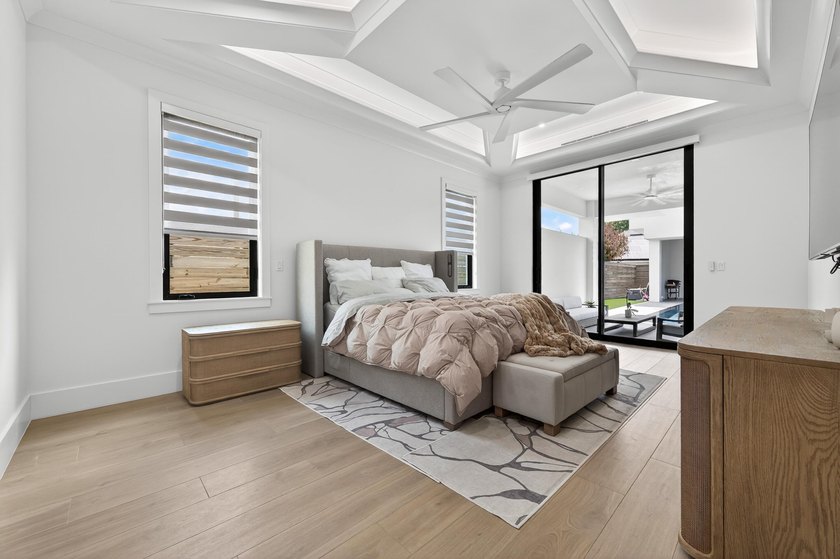 A contemporary, elegantly designed 4,715 sq ft, 4 BR, 5.5 BA - photo 30