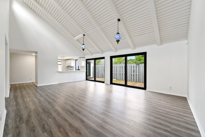 Corner unit villa features 2 bed, 2 bath, large den (could be a - photo 8