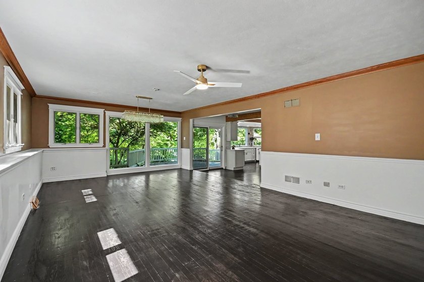 Welcome to a truly extraordinary estate where luxury, privacy - photo 12