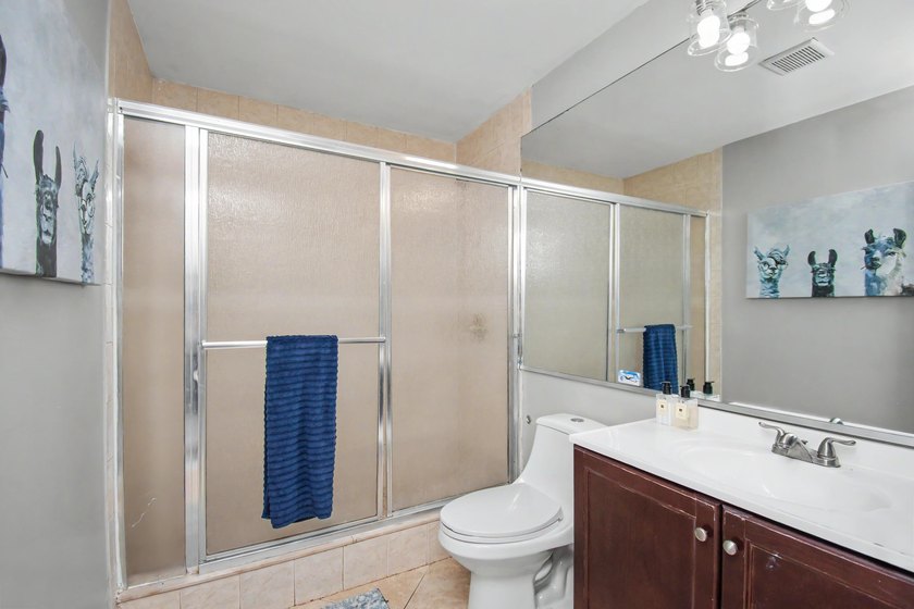 This lovely three bedroom, two and a half bath, two story home - photo 29