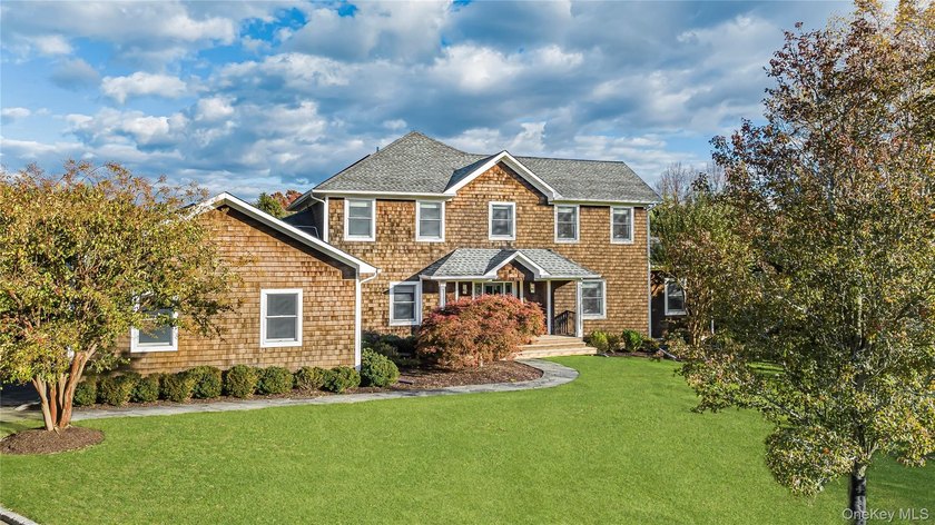 Spacious Open Plan Home with So Much to Offer near Several Great - photo 2