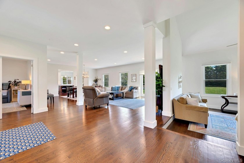 Spacious Open Plan Home with So Much to Offer near Several Great - photo 4