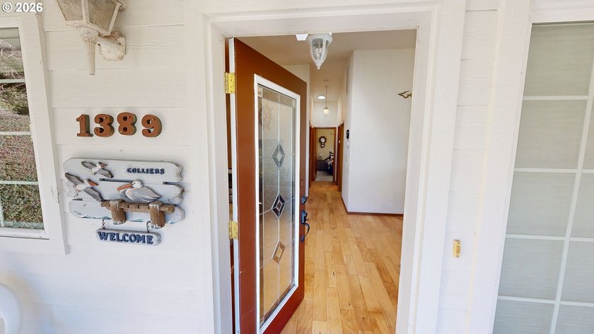 IMMACULATELY maintained home near Harris Beach, and in a quiet - photo 6