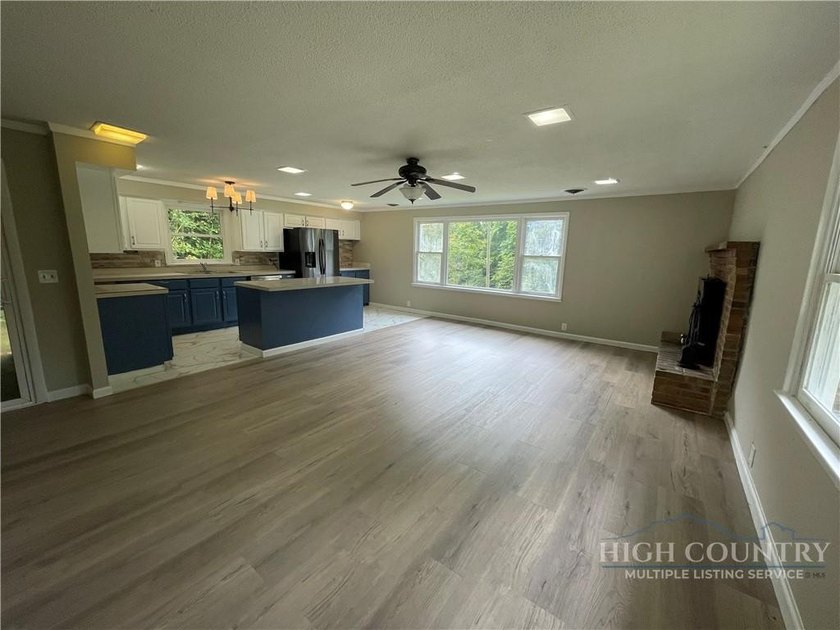 PRICE IMPROVEMENT! HOME AND 8 UNRESTRICTED ACRES! MOTIVATED - photo 4