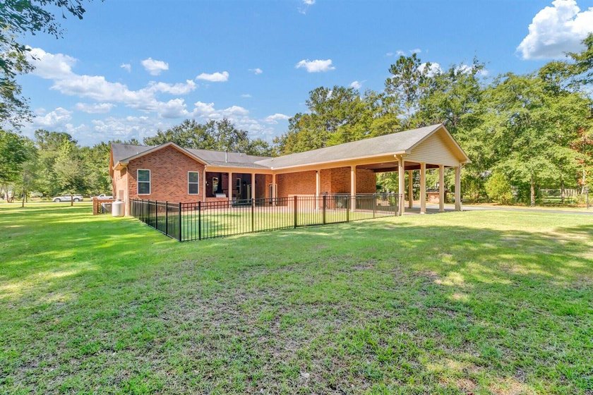 Custom Brick 1 Story Home on 2 Acre Lot * Attached 1 Story, 1 - photo 39