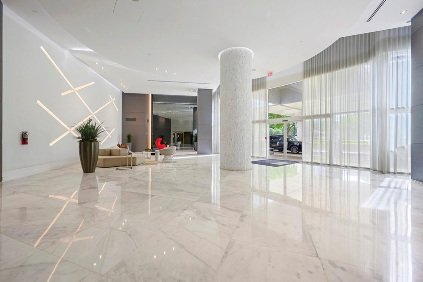 Welcome to Paradise. Amazing water views from every angle of - photo 22