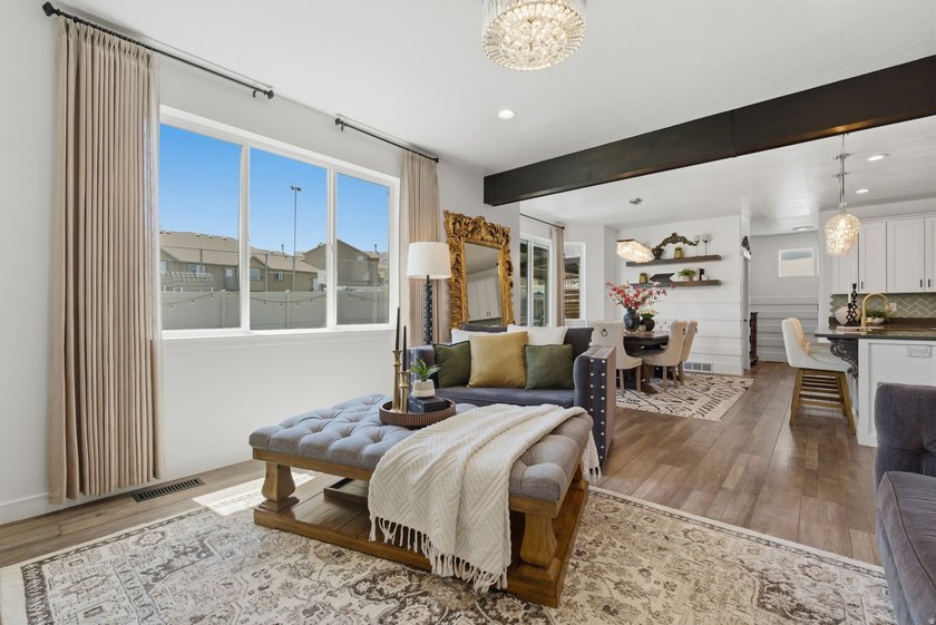 Stunning 5-bedroom, 3.5-bath Saratoga Springs home with - photo 7