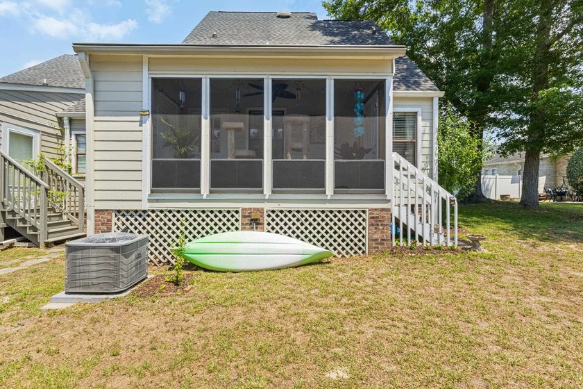 Amazing 2BR/2.5BA end-unit townhome located in the heart of - photo 32