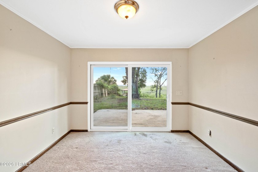 A perfect blend of waterfront serenity and everyday comfort - photo 14