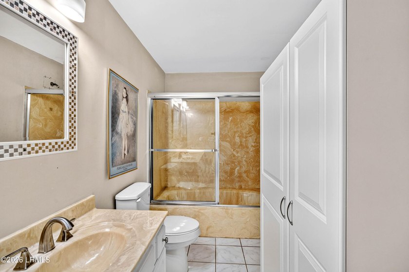 A perfect blend of waterfront serenity and everyday comfort - photo 45