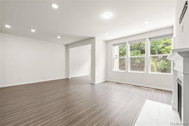 READY FOR IMMEDIATE OCCUPANCY, NORTH FACING, WELL MAINTAINED - photo 11