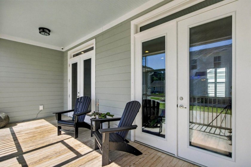 Welcome to this beautifully maintained 4 bedroom, 3.5 bath home - photo 26