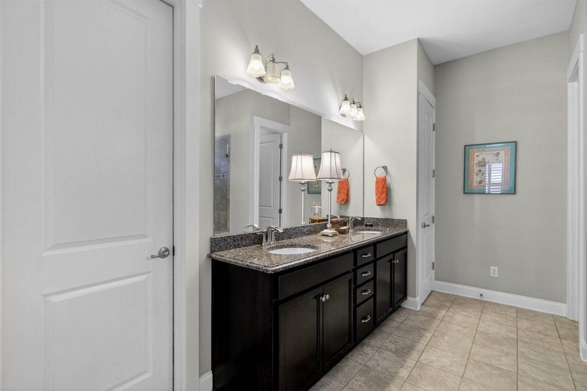 Welcome to this beautifully maintained 4 bedroom, 3.5 bath home - photo 31