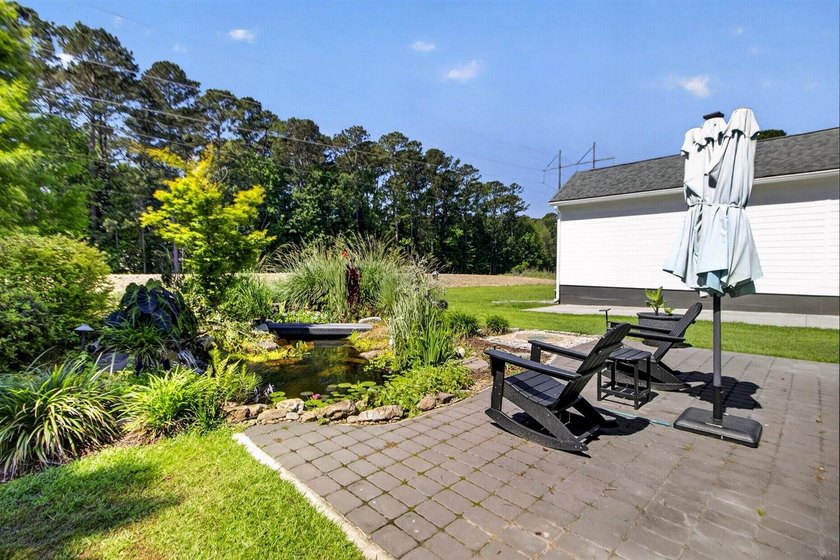 Welcome to this beautifully maintained 4 bedroom, 3.5 bath home - photo 41
