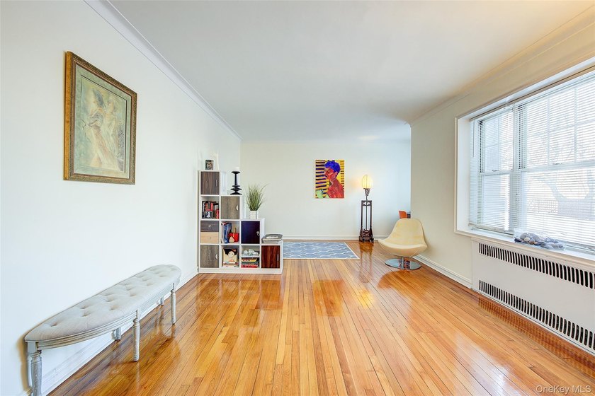 WELCOME TO FOREST HILLS SOUTH. DELUXE STUDIO APARTMENT. Very - photo 7