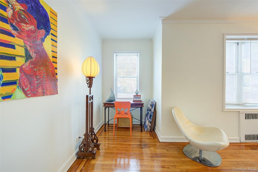 WELCOME TO FOREST HILLS SOUTH. DELUXE STUDIO APARTMENT. Very - photo 10