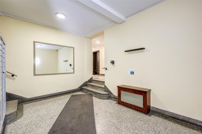 Welcome to River Gardens, Pet friendly building in the heart of - photo 3