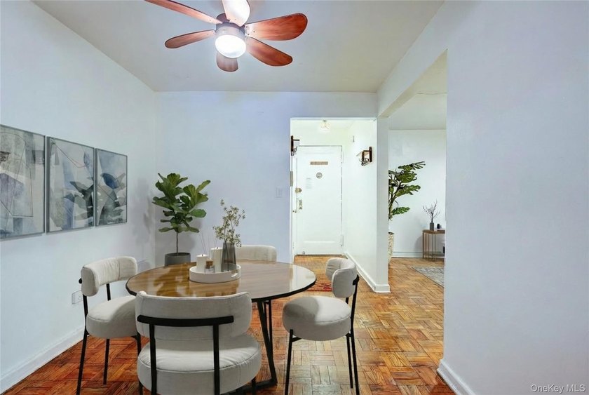 Welcome to River Gardens, Pet friendly building in the heart of - photo 7