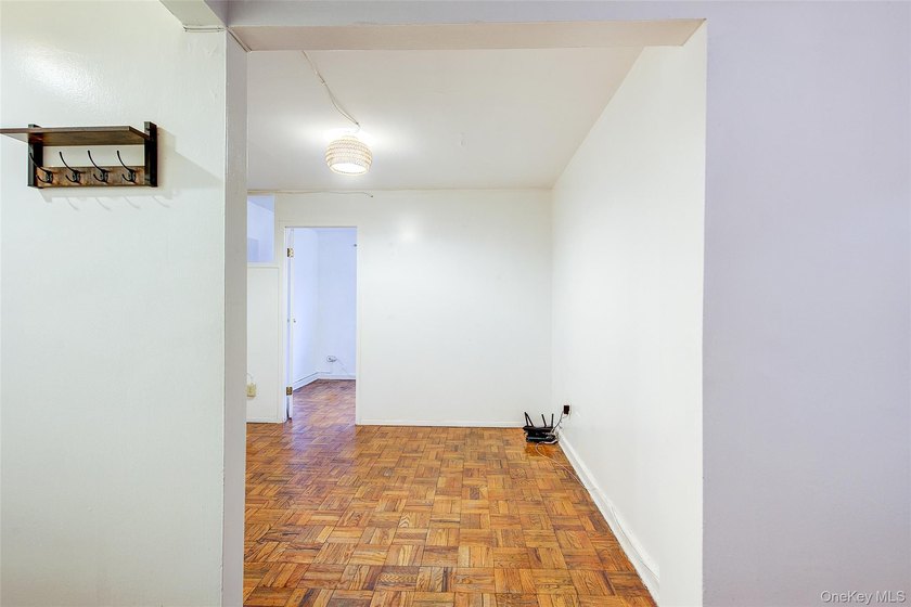 Welcome to River Gardens, Pet friendly building in the heart of - photo 10