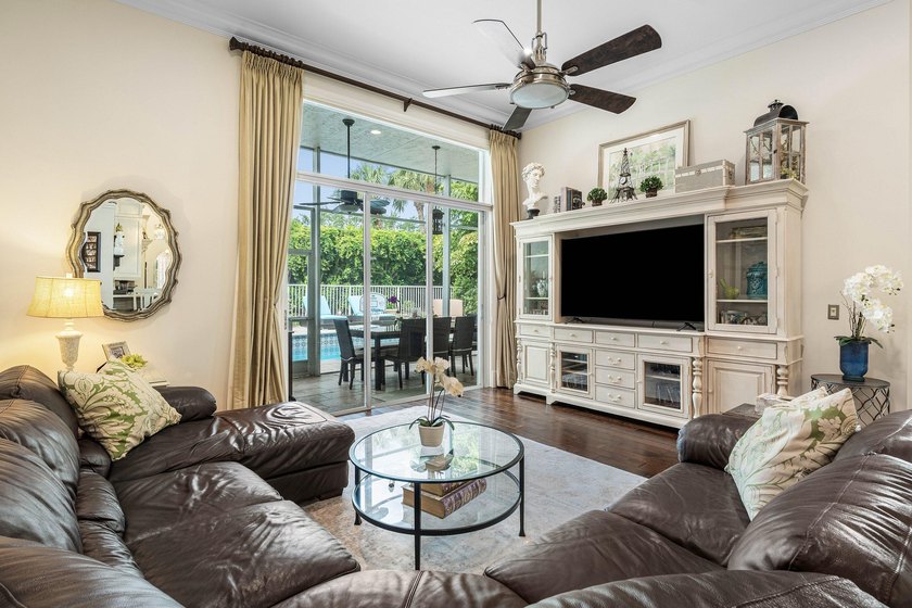 Welcome home to this impeccably maintained 4 bedroom single - photo 17