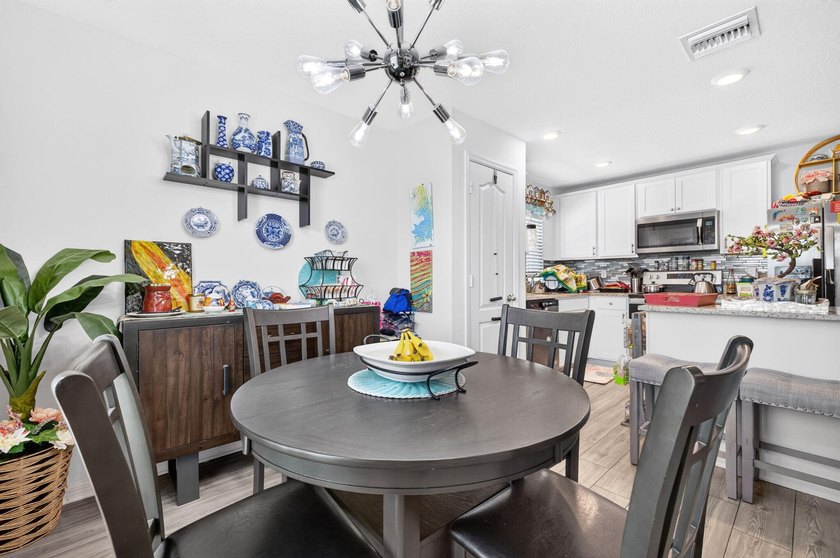Welcome to comfort, style, and an energy efficient home! This - photo 16
