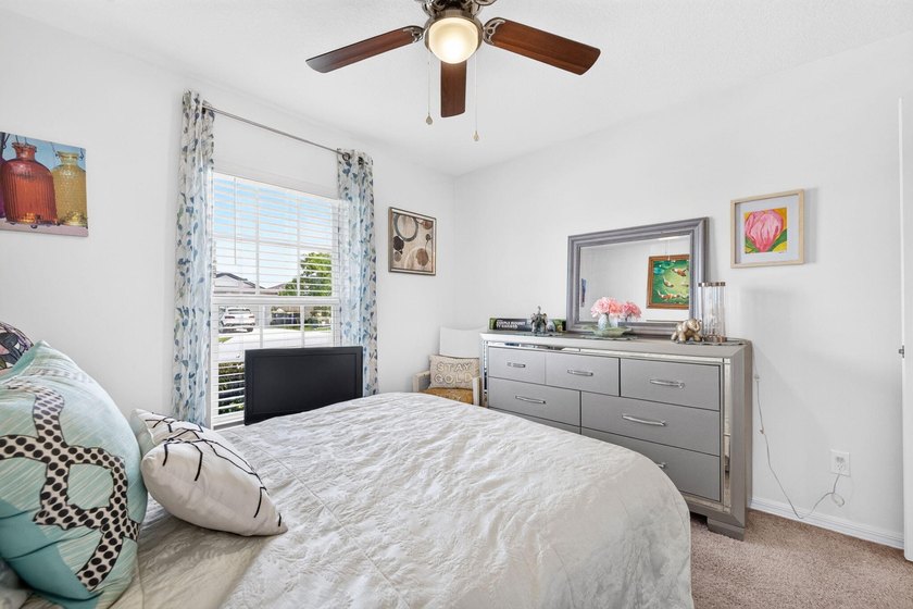 Welcome to comfort, style, and an energy efficient home! This - photo 19