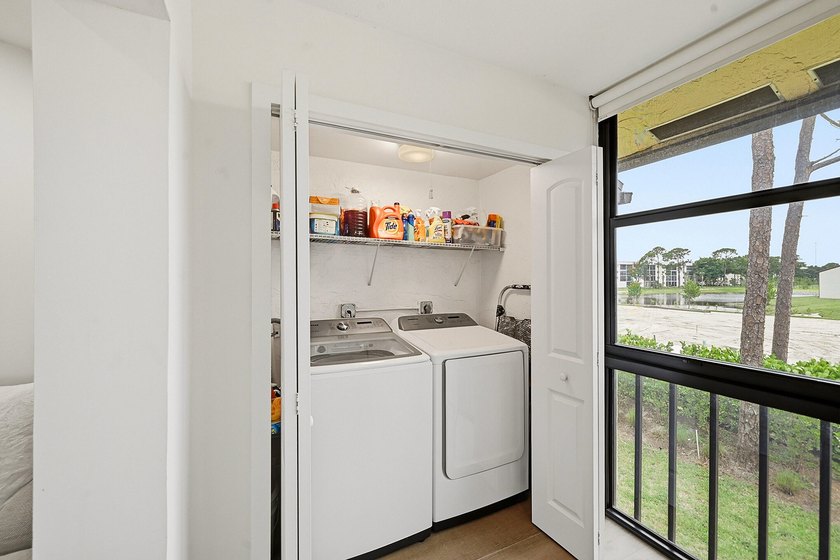 Welcome to this stunning, bright and spacious 2-bedroom - photo 21