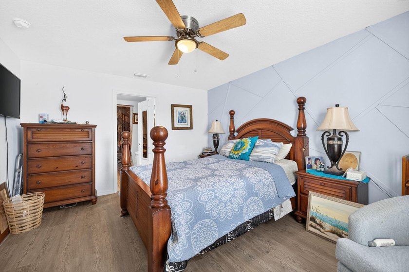 Welcome to comfort, style, and an energy efficient home! This - photo 24