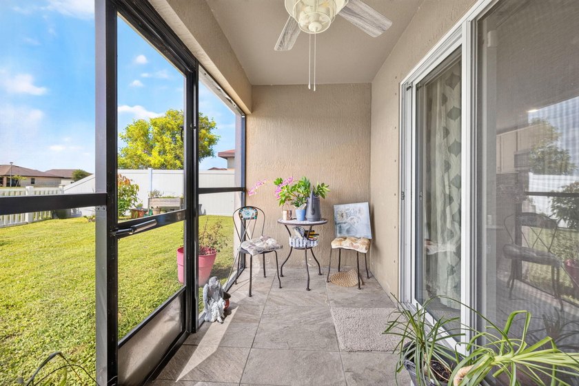 Welcome to comfort, style, and an energy efficient home! This - photo 30