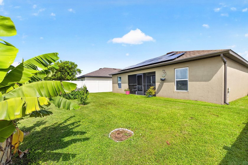 Welcome to comfort, style, and an energy efficient home! This - photo 36