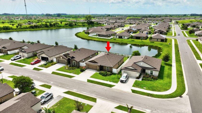 Welcome to comfort, style, and an energy efficient home! This - photo 43