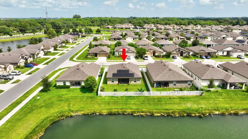 Welcome to comfort, style, and an energy efficient home! This - photo 45