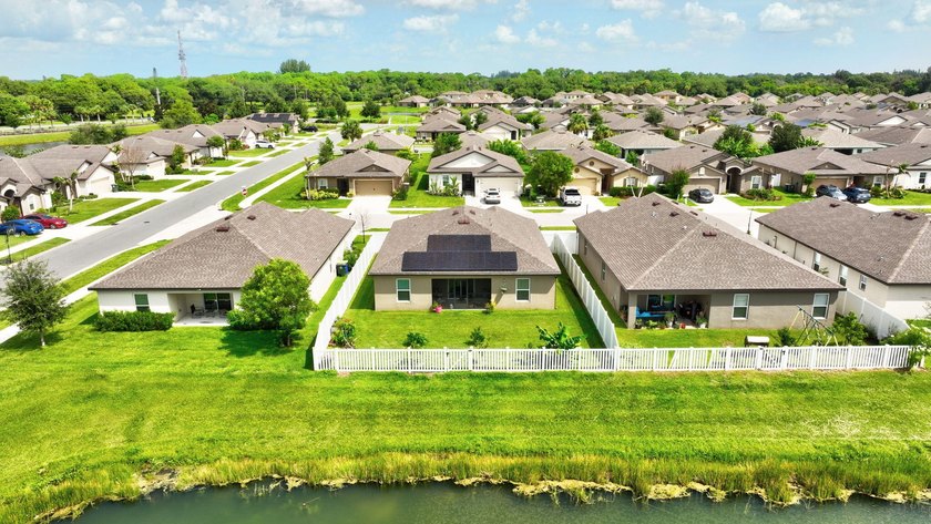 Welcome to comfort, style, and an energy efficient home! This - photo 47