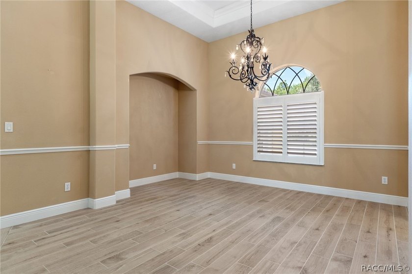 Welcome home to this beautifully maintained 2,299 sq. ft - photo 12