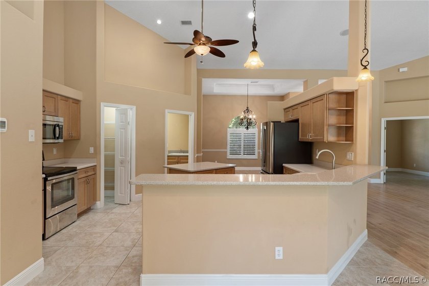 Welcome home to this beautifully maintained 2,299 sq. ft - photo 16