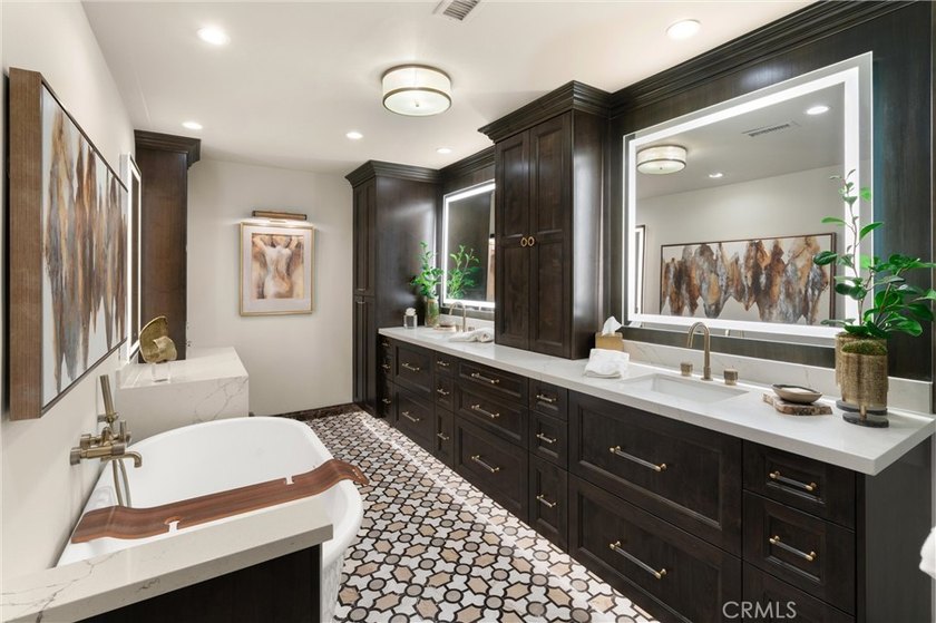 Located on a quiet horseshoe street in the heart of the coveted - photo 19