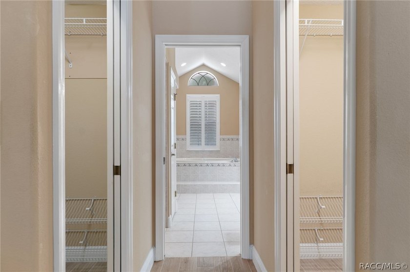 Welcome home to this beautifully maintained 2,299 sq. ft - photo 23