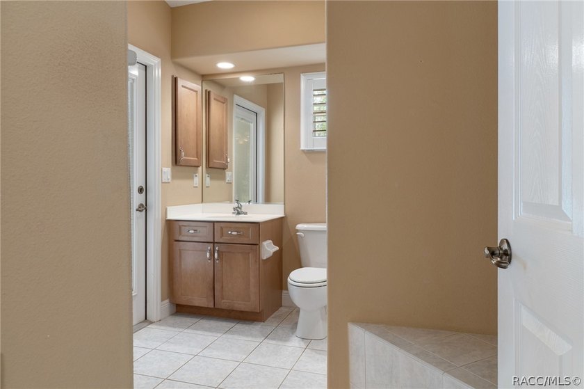 Welcome home to this beautifully maintained 2,299 sq. ft - photo 30