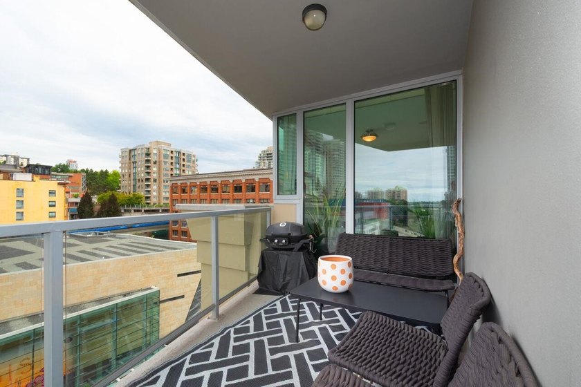 Welcome to InterUrban! This bright northwest corner home offers - photo 24