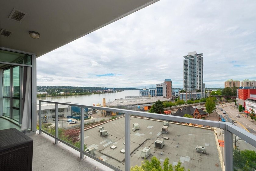 Welcome to InterUrban! This bright northwest corner home offers - photo 25