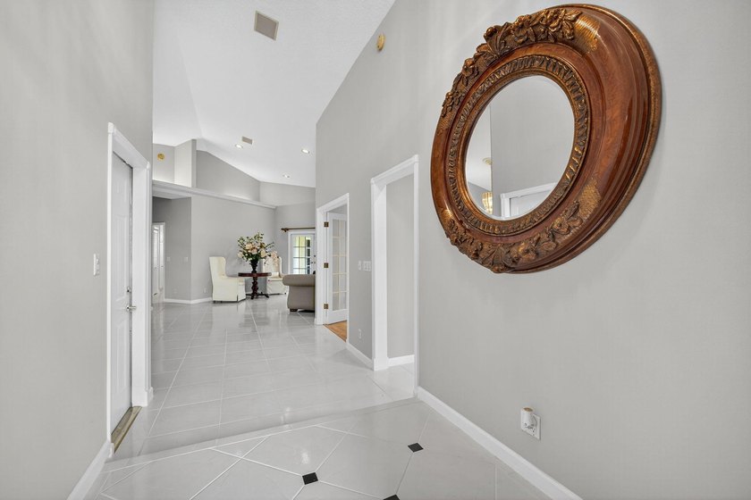 Welcome to this beautifully maintained three-bedroom, two-bath - photo 7