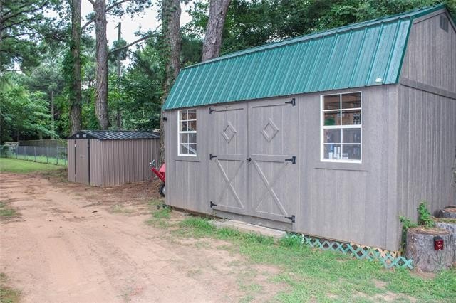 Welcome to Enchanted Oaks, this is truly an enchanted retreat on - photo 49