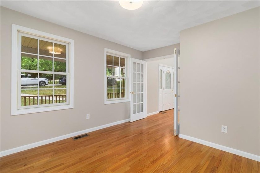 ***OPEN HOUSE CANCELLED*** OFFER ACCEPTED*** Nestled on a quiet - photo 12