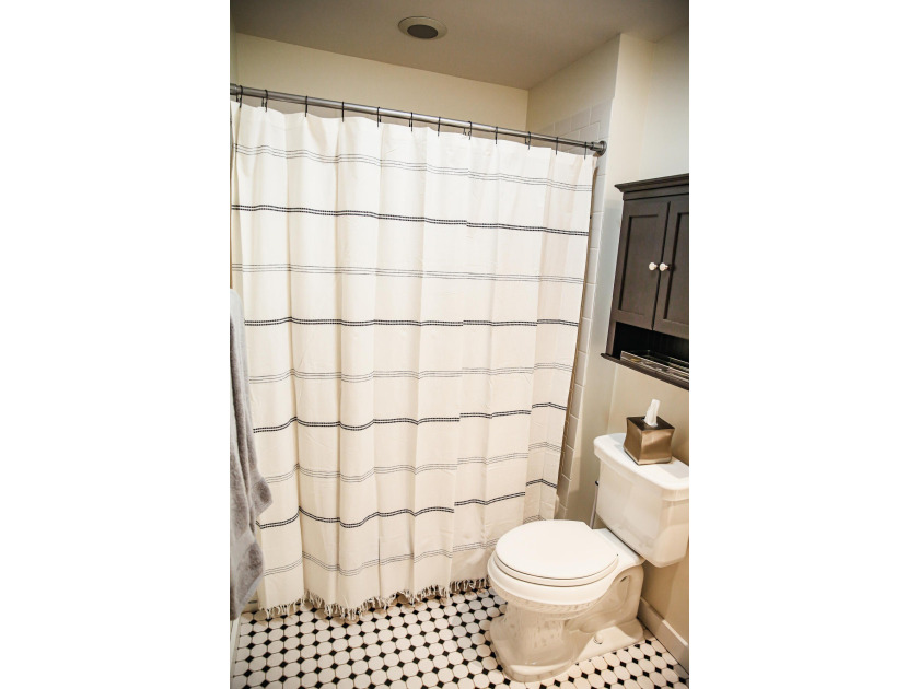 Escape into relaxation &amp; serenity at 32 Seneca Trail, which - photo 17