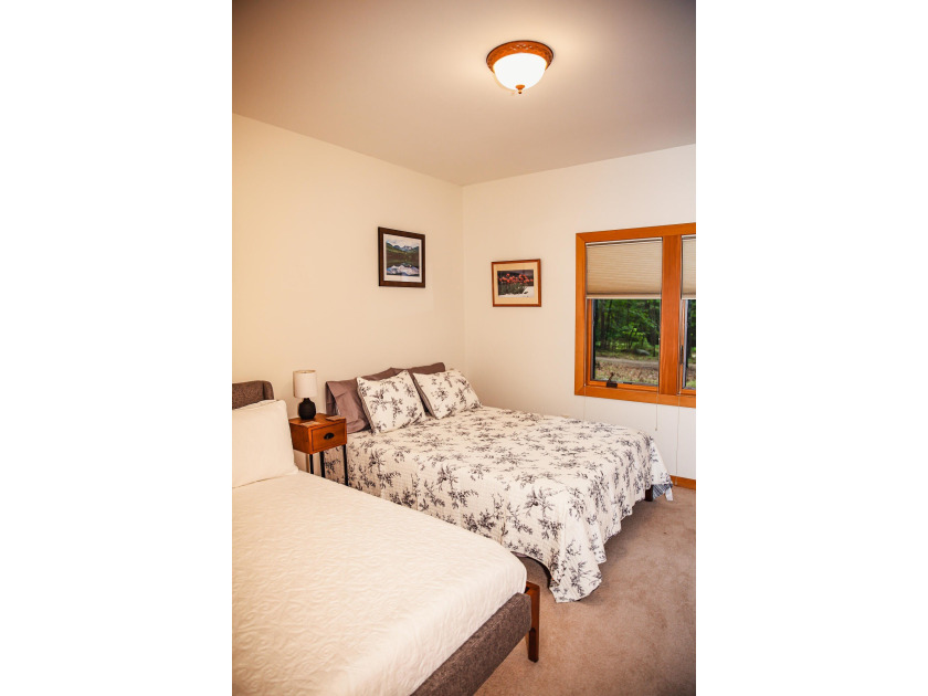 Escape into relaxation &amp; serenity at 32 Seneca Trail, which - photo 18